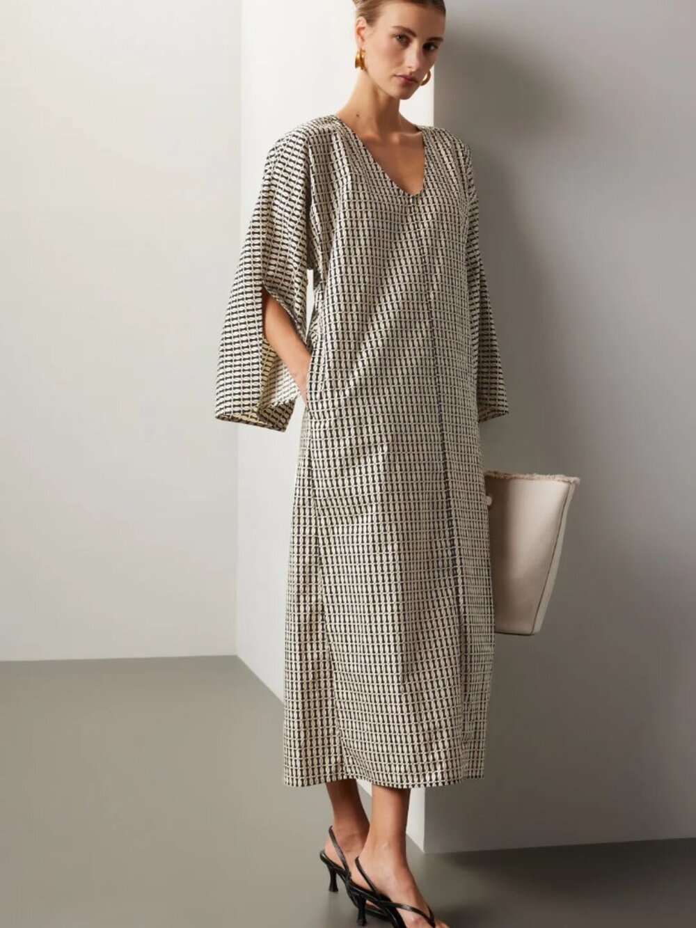 By Malene Birger Calynn Midi Dress in Monogram Shift Kaftan Luxe Cotton maxi 8